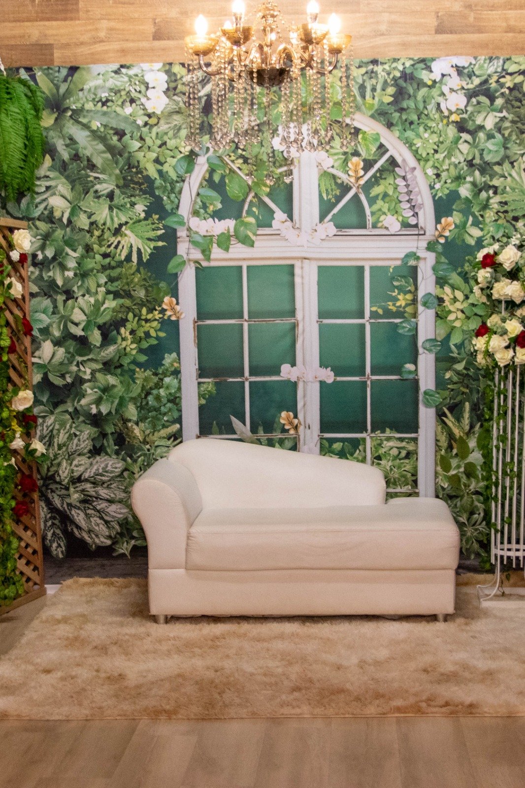 Ambiente decorado e elegante para ensaios fotográficos no Espaço Luz, em Londrina